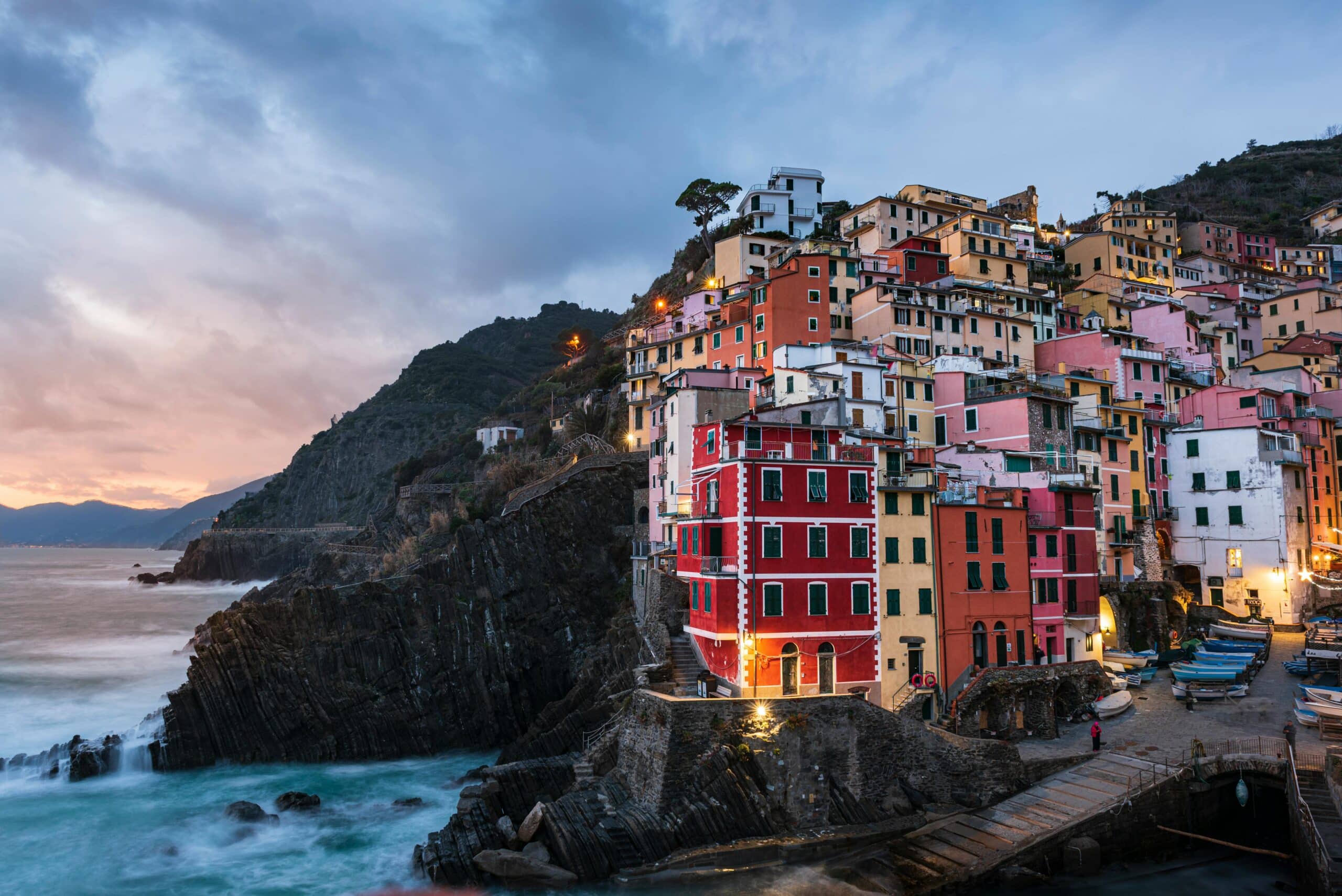 cinque terre destination hero img