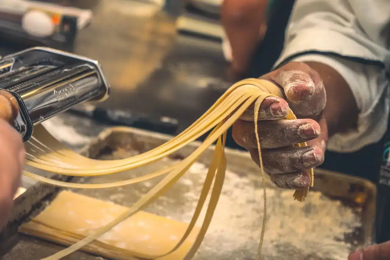 experience - fun pasta cooking class img