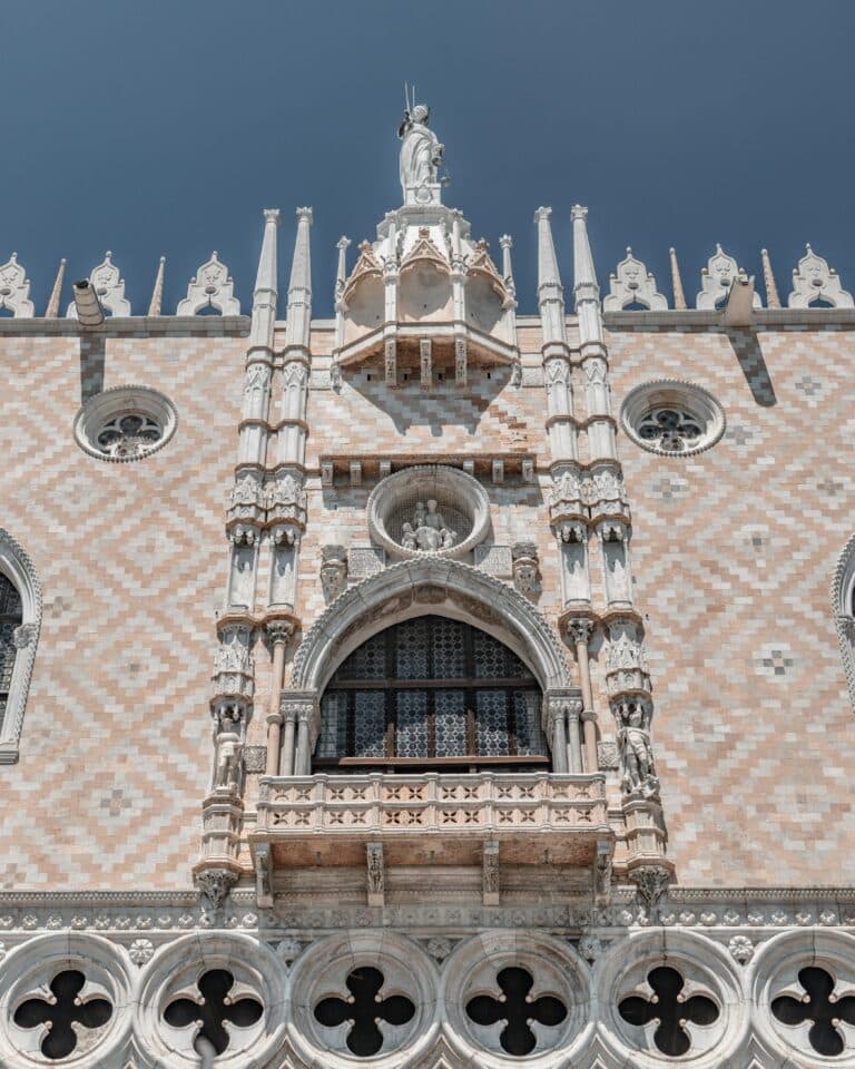 experience - venetian count and his palace img