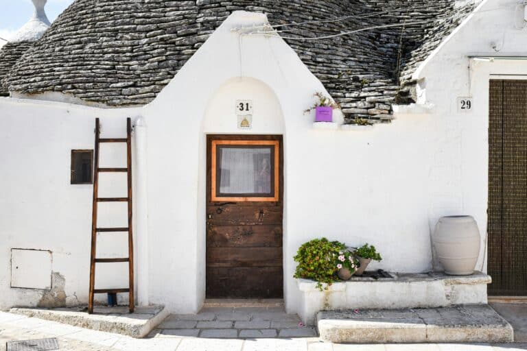 journey - walking tour in Alberobello img