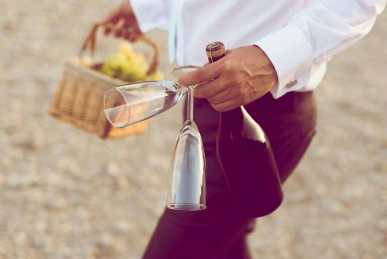 experience - romantic picnic img