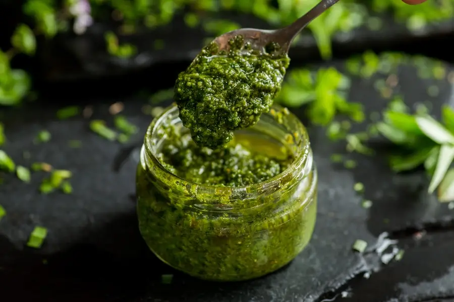 How to make pesto