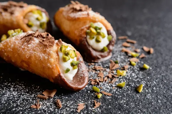 Where to buy Cannoli in Italy